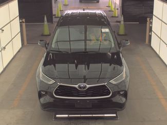 Used 2025 Toyota Highlander LE video 2