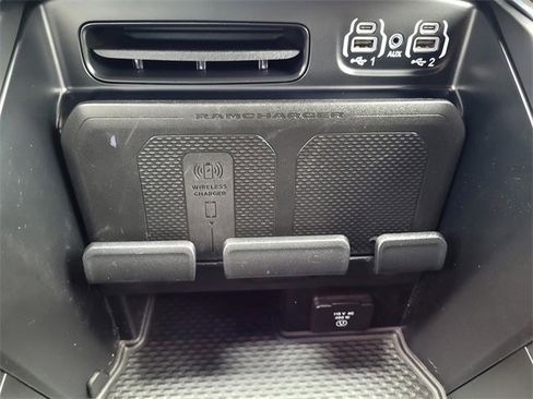 Used 2024 RAM 3500 Laramie w/ Night Edition image 17