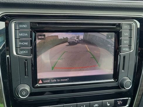 Used 2017 Volkswagen Passat 1.8T SEL Premium FWD image 28