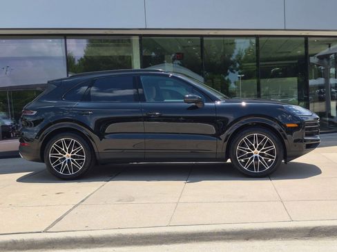 New 2026 Porsche Cayenne AWD/4WD image 8