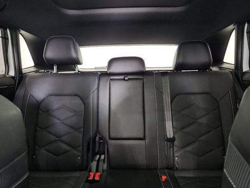 Certified 2025 Volkswagen Atlas Cross Sport SE image 29