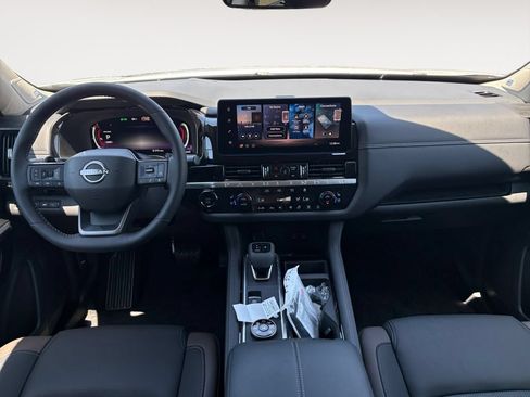 New 2026 Nissan Pathfinder Platinum AWD/4WD image 10