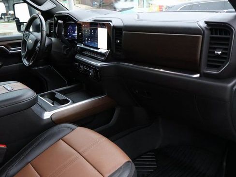 Used 2024 Chevrolet Silverado 3500 High Country w/ High Country Premium Package image 15