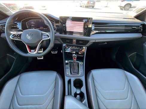 Used 2025 Volkswagen Jetta GLI Autobahn image 20