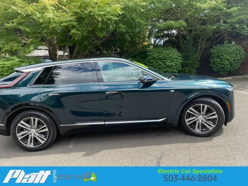 Used 2024 Cadillac Lyriq Luxury AWD/4WD image 13