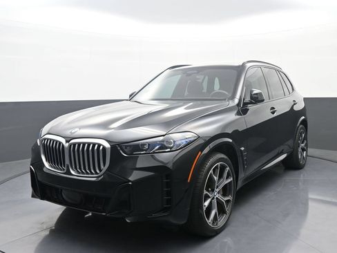 Used 2024 BMW X5 xDrive40i w/ M Sport Package AWD/4WD image 1
