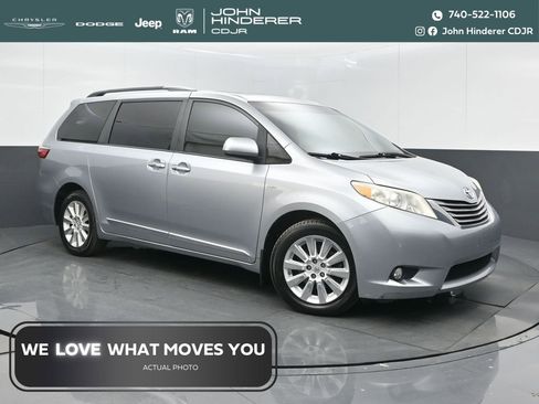 Used 2016 Toyota Sienna XLE image 1