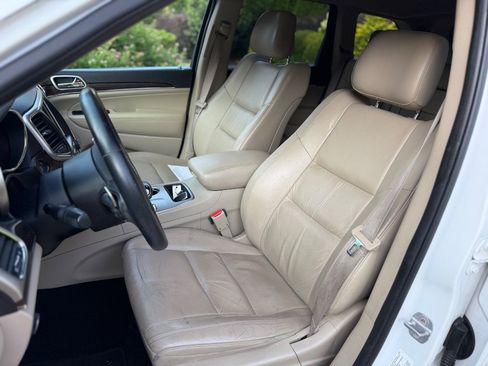 Used 2014 Jeep Grand Cherokee Limited w/ Trailer Tow Group IV RWD image 12