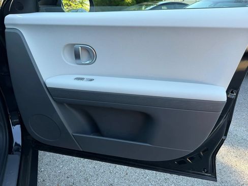 Used 2024 Hyundai Ioniq 5 SE RWD image 30