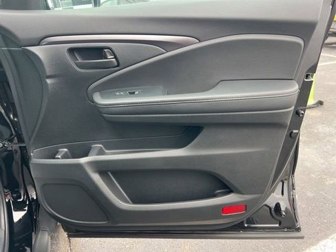 Used 2023 Honda Passport EX-L image 34