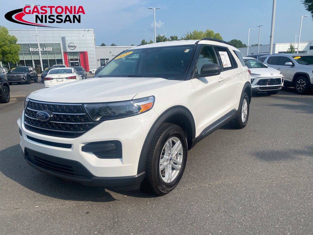Used 2022 Ford Explorer XLT w/ Class IV Trailer Tow Package AWD/4WD image 11