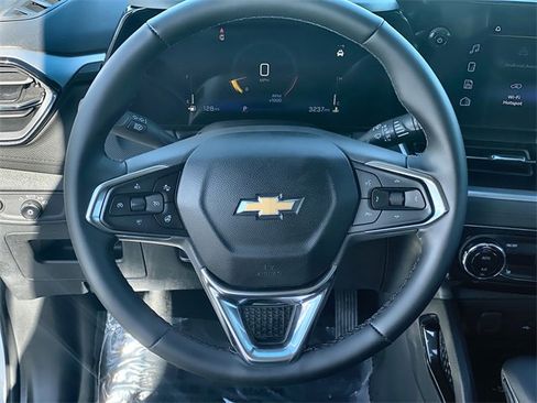 Certified 2025 Chevrolet TrailBlazer LT w/ Convenience Package image 11