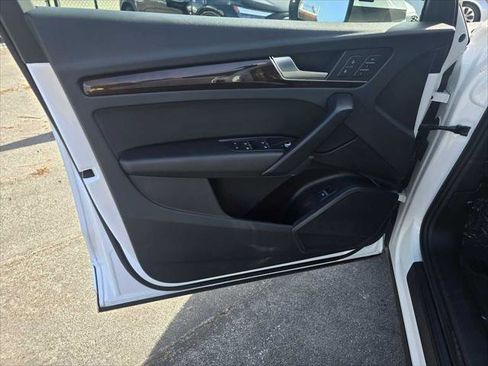 Used 2019 Audi Q5 2.0T Premium w/ Convenience Package image 23