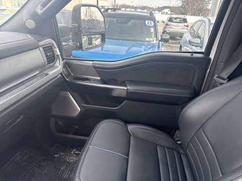 Used 2025 Ford F250 Platinum image 18