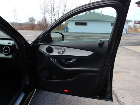 Used 2016 Mercedes-Benz C 300 4MATIC Sedan image 34