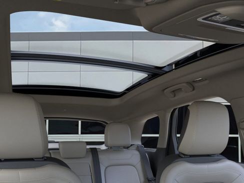 New 2025 Lincoln Corsair FWD w/ Equipment Group 101A image 22