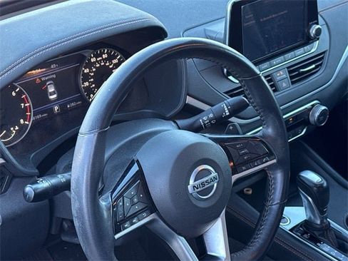 Certified 2021 Nissan Altima 2.5 SR image 9