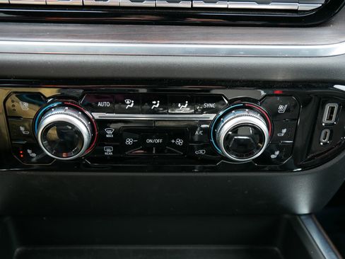 Used 2022 GMC Sierra 1500 SLT w/ SLT Premium Plus Package image 23