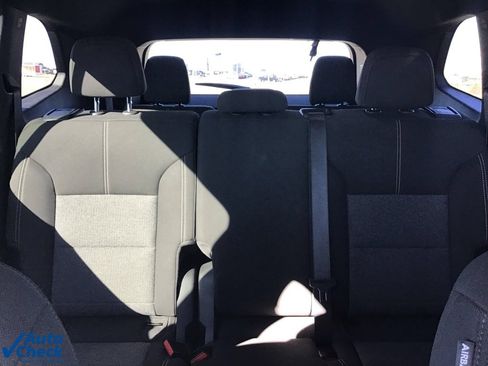 Used 2025 GMC Acadia Elevation image 18