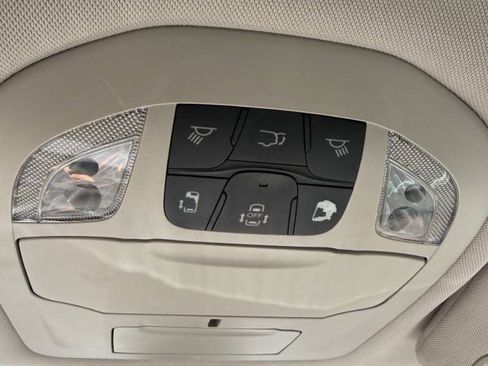 Used 2017 Chrysler Pacifica Touring FWD image 14