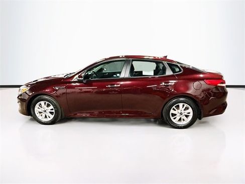 Used 2017 Kia Optima LX image 4