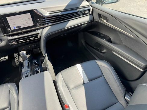 Used 2025 Toyota Camry Hybrid image 15