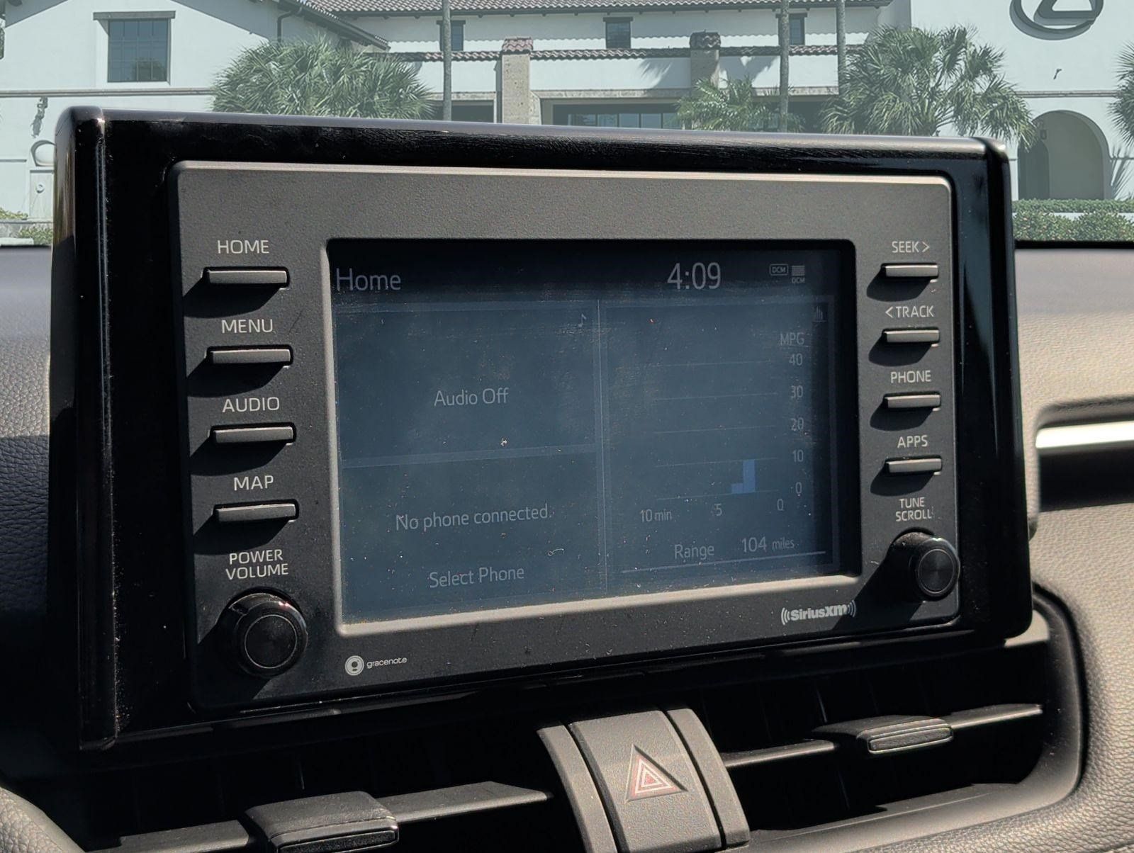 Used 2021 Toyota RAV4 XLE w/ Convenience Package FWD image 18