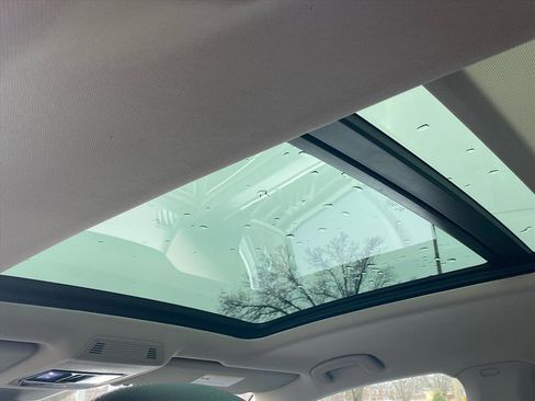 Certified 2024 Volkswagen Atlas SEL image 18