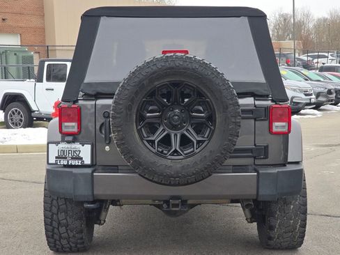 Used 2017 Jeep Wrangler Unlimited Sahara w/ Connectivity Group image 12