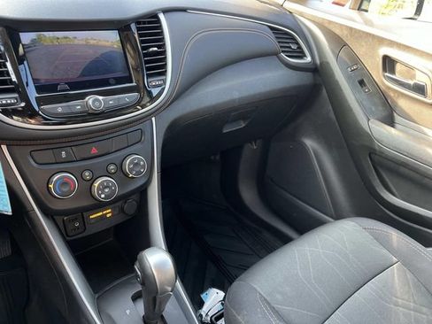 Used 2019 Chevrolet Trax LT FWD image 29