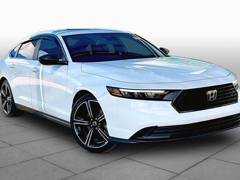 Used 2025 Honda Accord Sport image 3