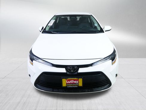 Used 2024 Toyota Corolla LE image 2