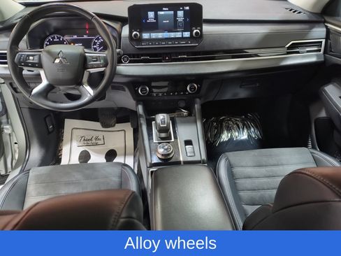 Used 2024 Mitsubishi Outlander SE AWD/4WD image 15