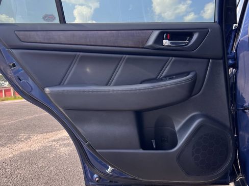 Used 2019 Subaru Outback 2.5i Limited AWD/4WD image 15