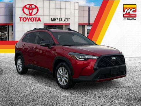 Certified 2025 Toyota Corolla Cross LE FWD image 7