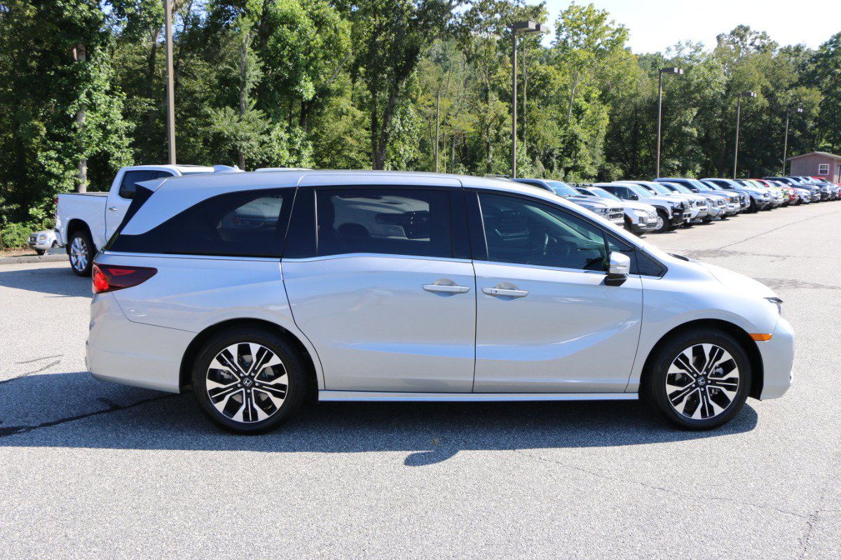 Used 2025 Honda Odyssey Elite image 9