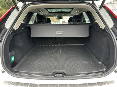 Used 2025 Volvo XC60 B5 Core w/ Protection Package Premier image 14