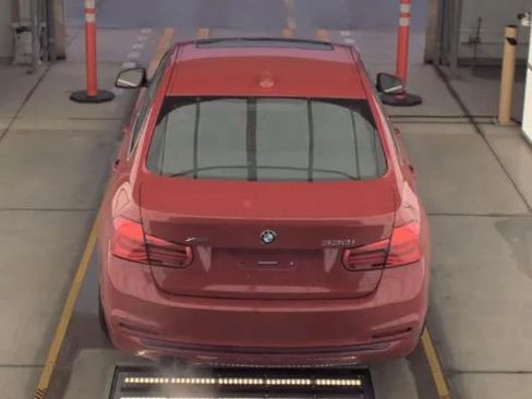 Used 2017 BMW 330i xDrive Sedan w/ Premium Package image 5