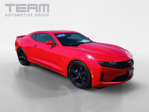 Used 2019 Chevrolet Camaro LT RWD image 1