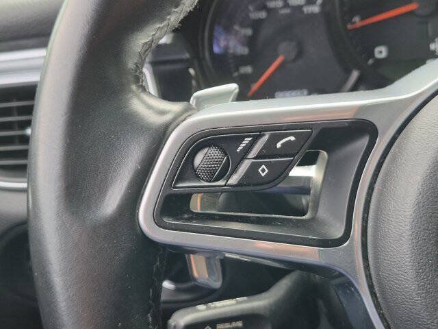 Used 2018 Porsche Macan AWD/4WD image 16