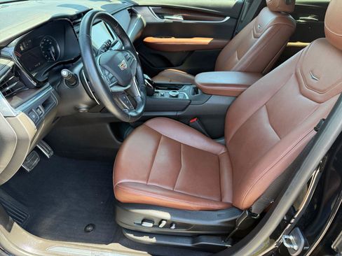 Certified 2023 Cadillac XT5 Sportv AWD/4WD image 11