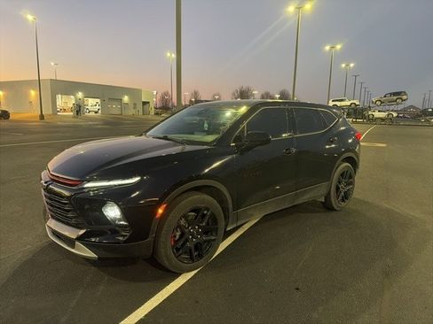 Used 2023 Chevrolet Blazer LT image 2