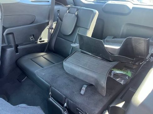 Certified 2022 Ford Explorer XLT w/ Equipment Group 202A AWD/4WD image 22