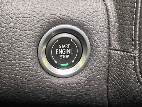 Used 2022 GMC Yukon Denali w/ Denali Premium Package image 41