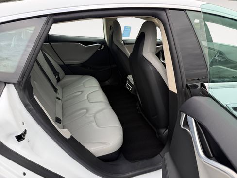 Used 2014 Tesla Model S image 18