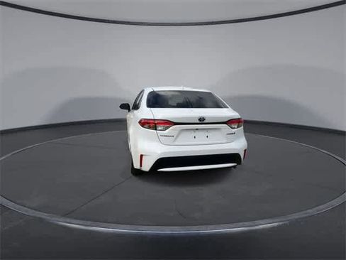 Used 2022 Toyota Corolla LE image 7