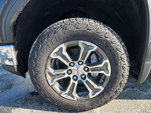 New 2026 GMC Sierra 1500 SLE image 9
