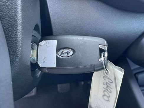 Used 2026 Hyundai Venue SE FWD image 26