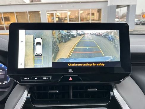 Used 2023 Toyota Venza Limited image 48