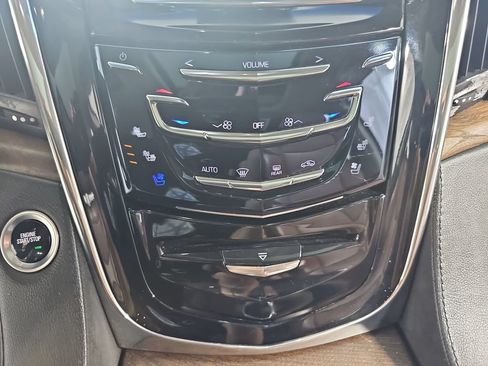 Certified 2017 Cadillac Escalade ESV Premium Luxury AWD/4WD image 30
